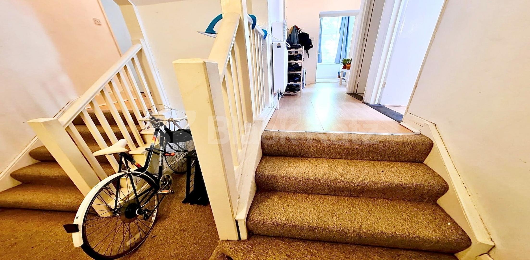 			NEW INSTRUCTION, 3 Bedroom, 1 bath, 1 reception Flat			 Hillmarton Road, HILLMARTON CONSERVATION